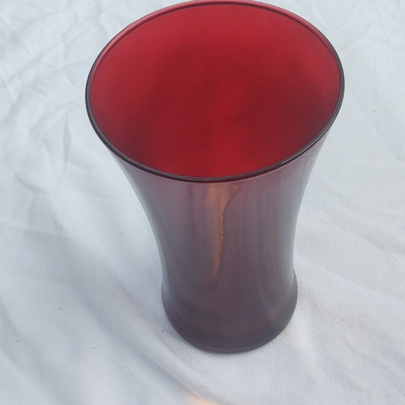 RED VASE ⭐⭐⭐⭐ ⭐ - Picture 3 of 4